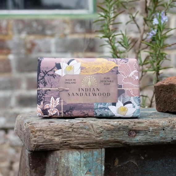 Anniversary indiai szantálfa illatú szappan The English Soap Company