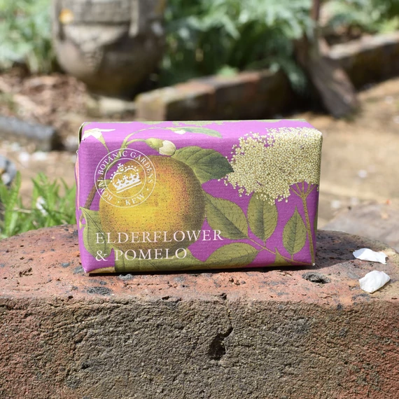 Kew Gardens bodza és pomelo illatú szappan The English Soap Company