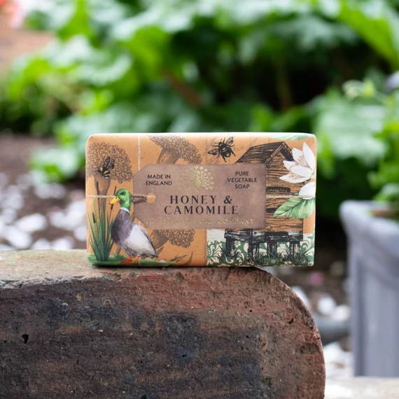 Anniversary méz és kamilla illatú szappan The English Soap Company